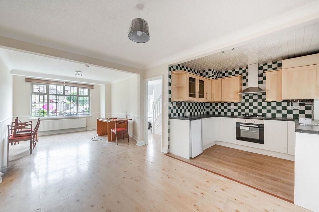Property photo 1 of 9