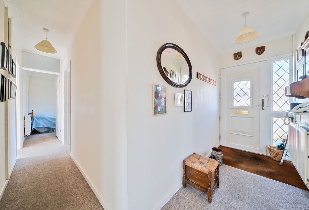 Property photo 2 of 14 1502816-12-19Fec2...