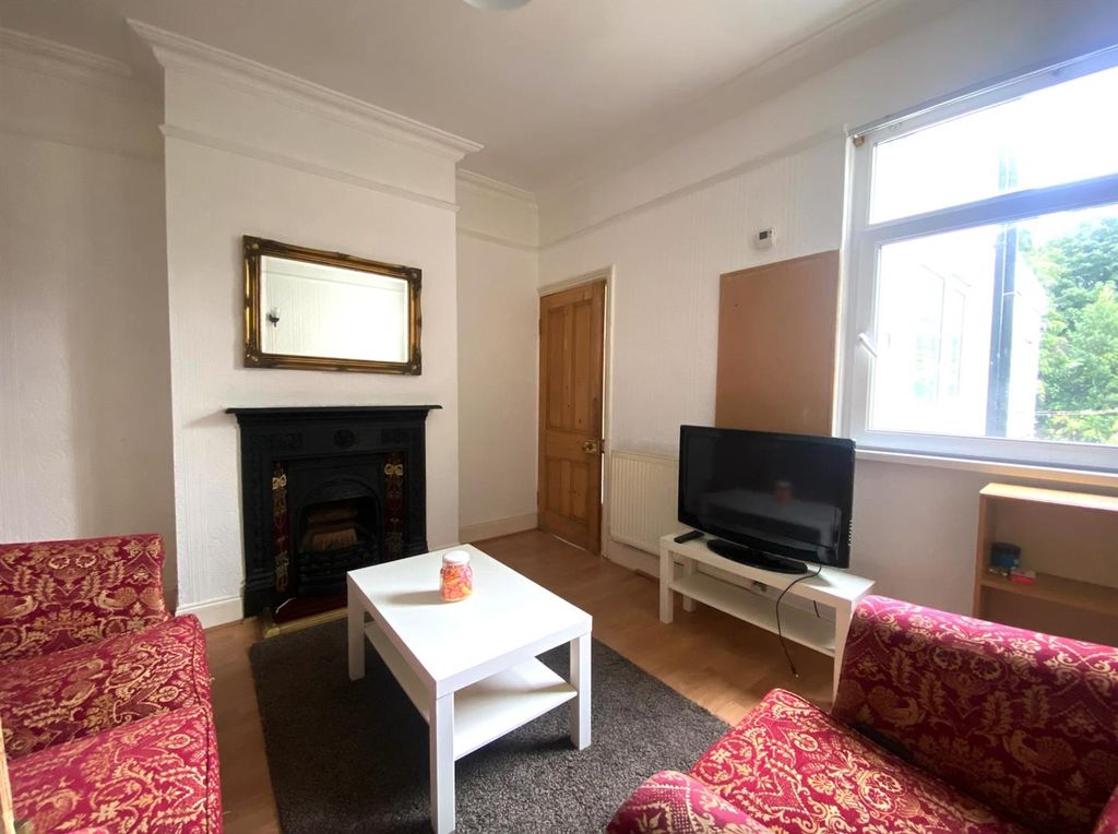 Property photo 2 of 23