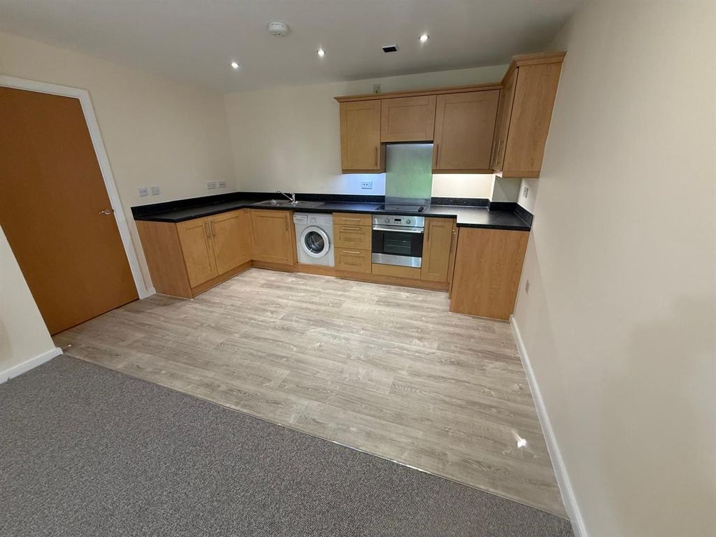 Property photo 2 of 14 Kitchen