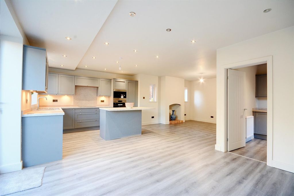 Property photo 3 of 21 Dining/Living Kitchen
