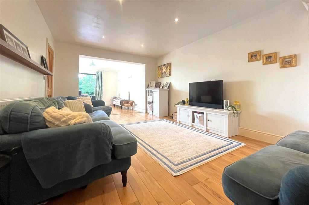 Property photo 3 of 15 Picture No. 28