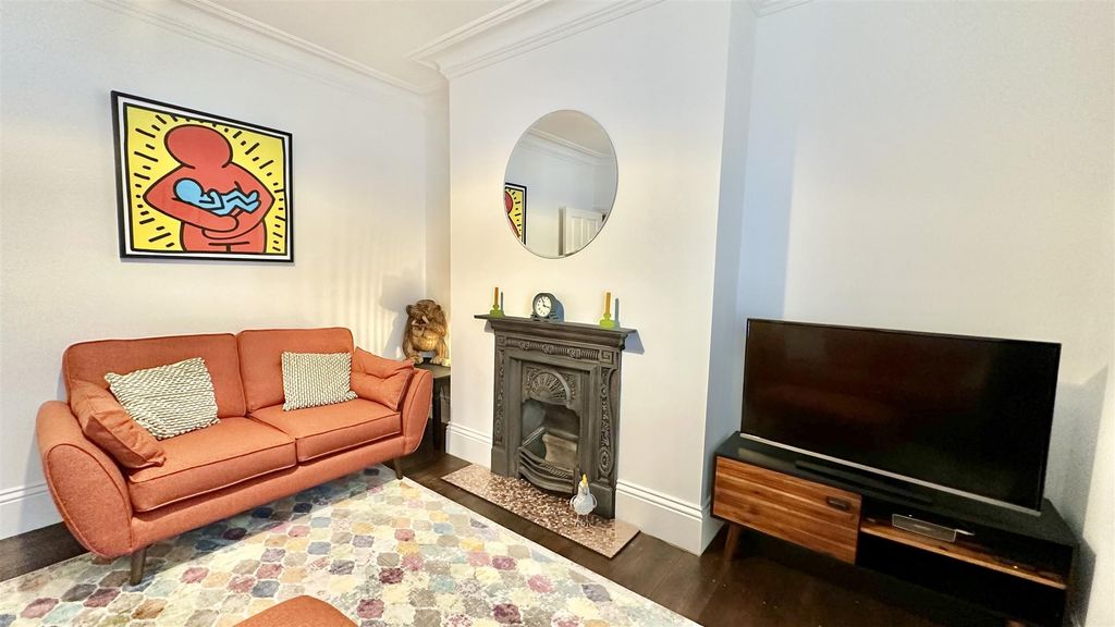 Property photo 2 of 34