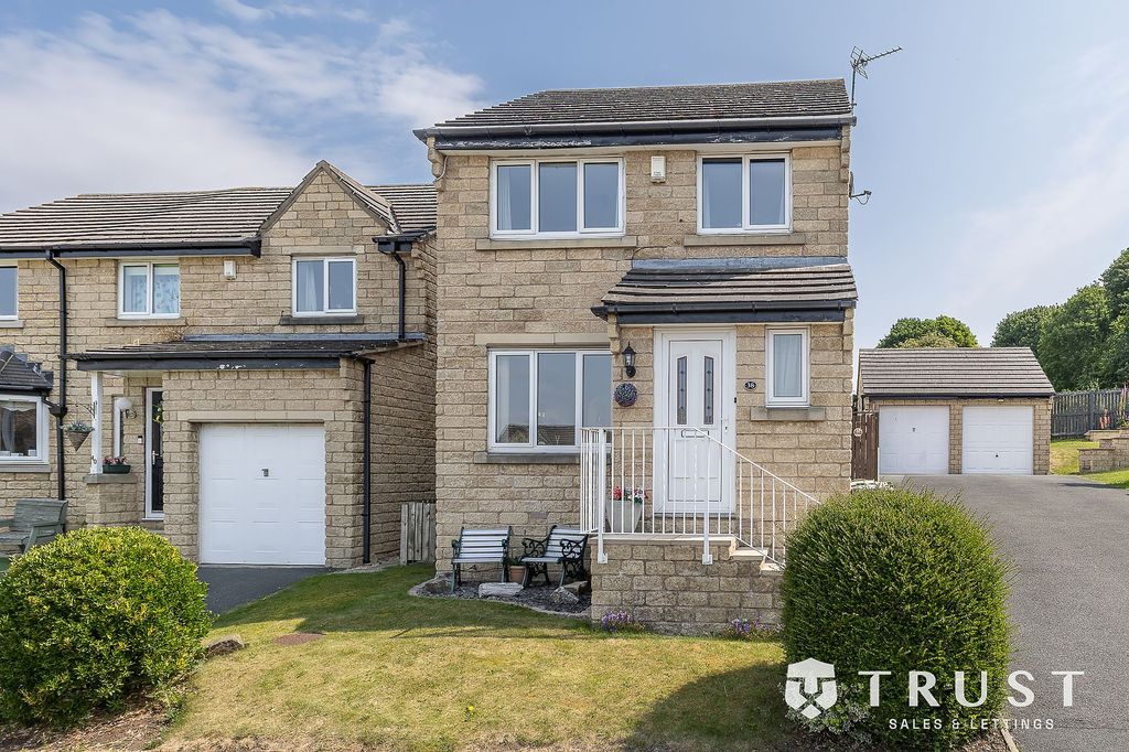Property photo 1 of 32