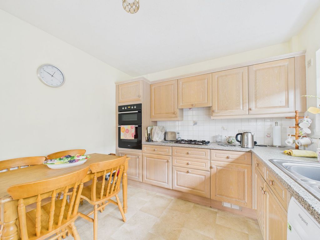 Property photo 3 of 31