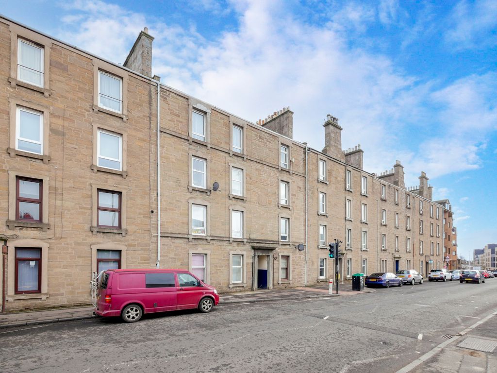 Property photo 1 of 8 Front