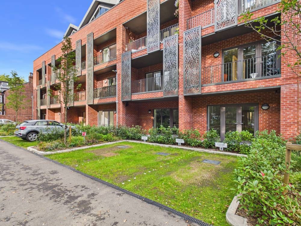 Property photo 1 of 22 Giraffe360-Still033