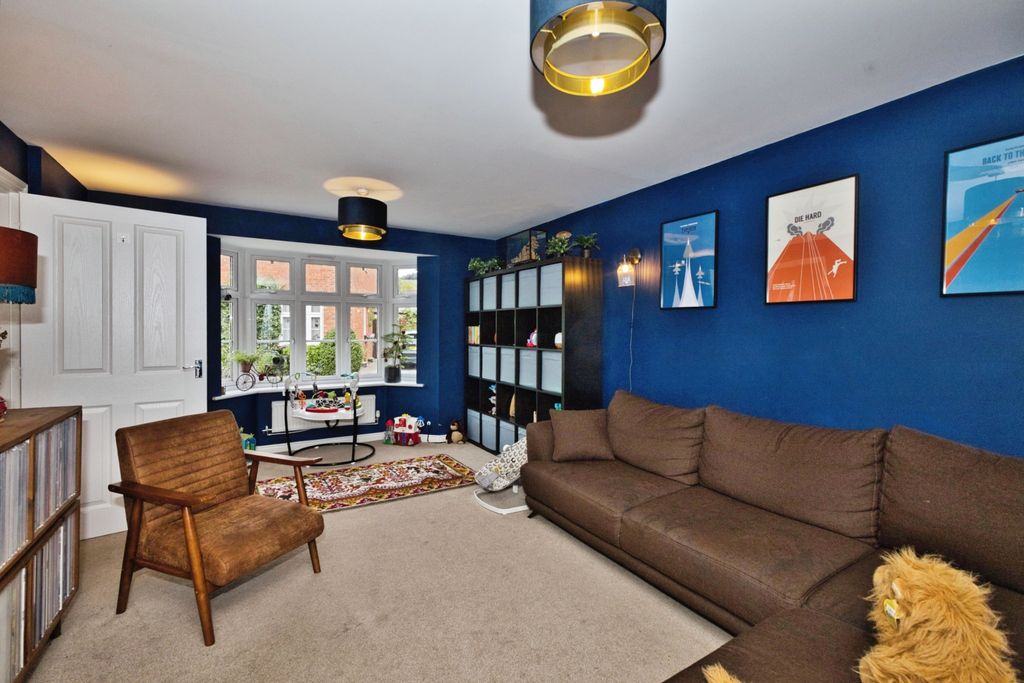 Property photo 2 of 20