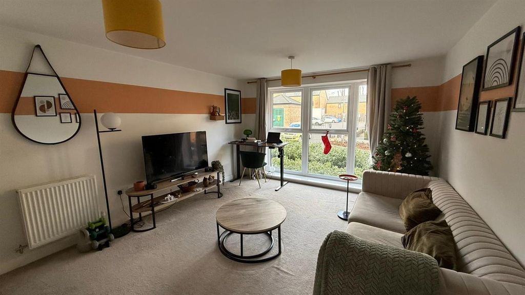 Property photo 2 of 11