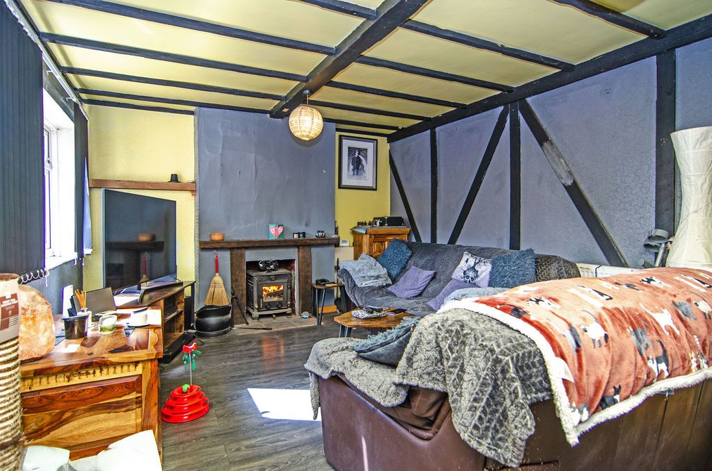 Property photo 3 of 9 Photo 9