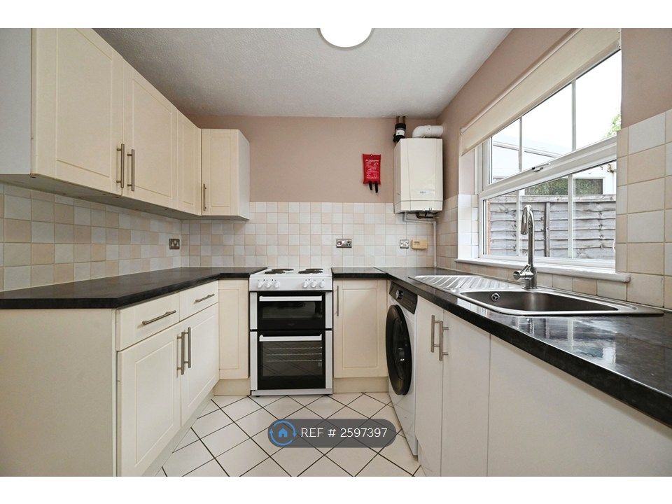 Property photo 1 of 8 Kitchen