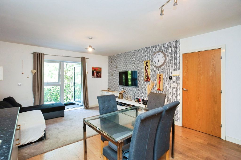 Property photo 2 of 18 Picture No. 09
