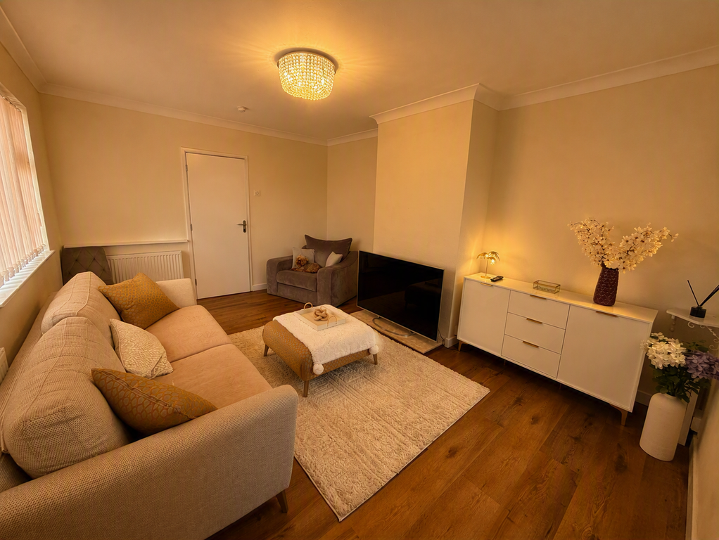 Property photo 3 of 10 Living Room