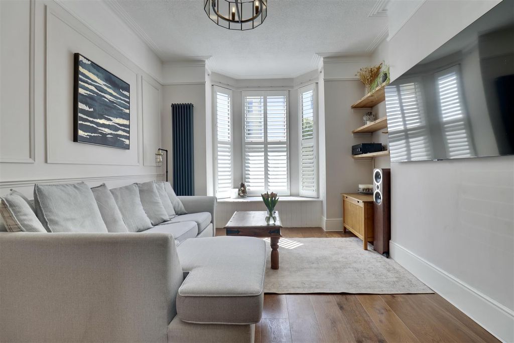 Property photo 3 of 30 9Cf225Df-85E4-43Ad-93Df-8Ac89Be90Fad_1_201_A.Jpeg