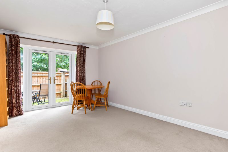 Property photo 3 of 10 Living