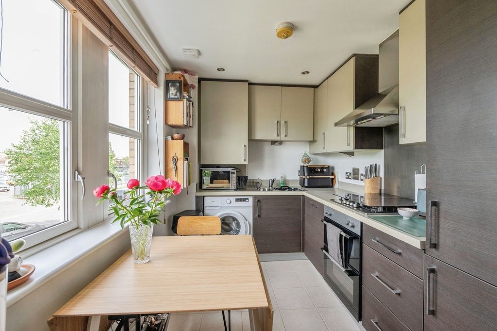 Property photo 2 of 19 Pbox-Img.Jpg