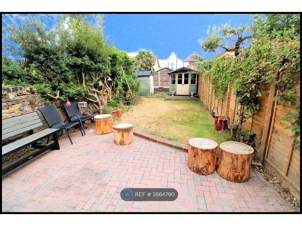 Property photo 2 of 14 Garden