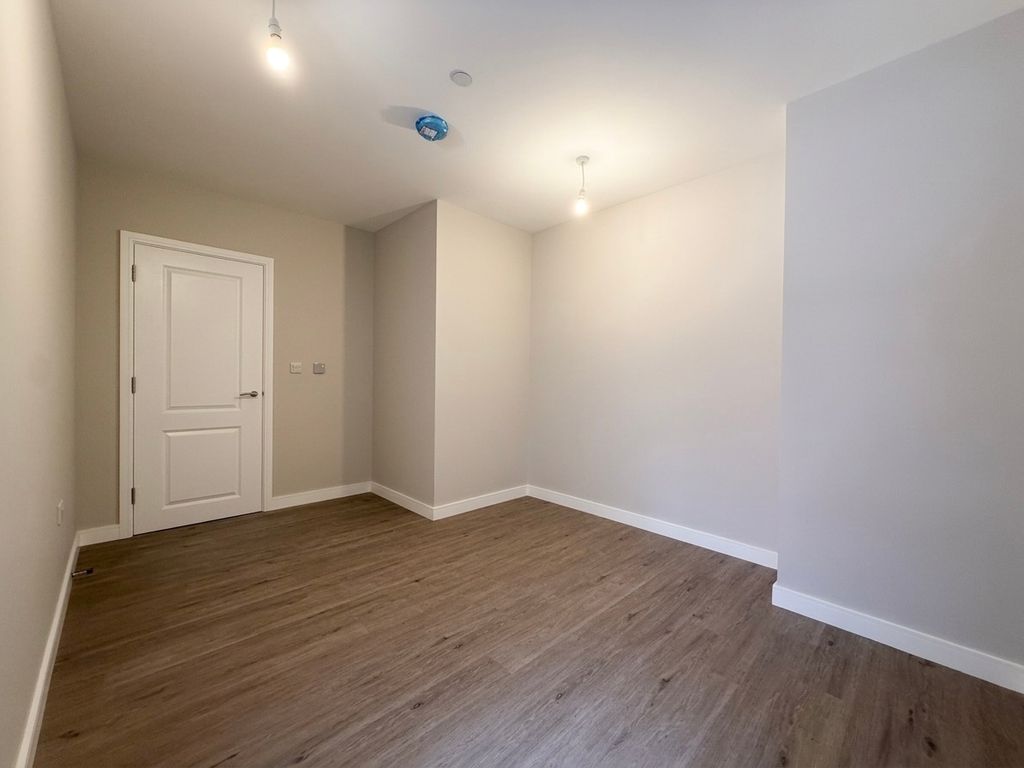 Property photo 3 of 5 Balcony