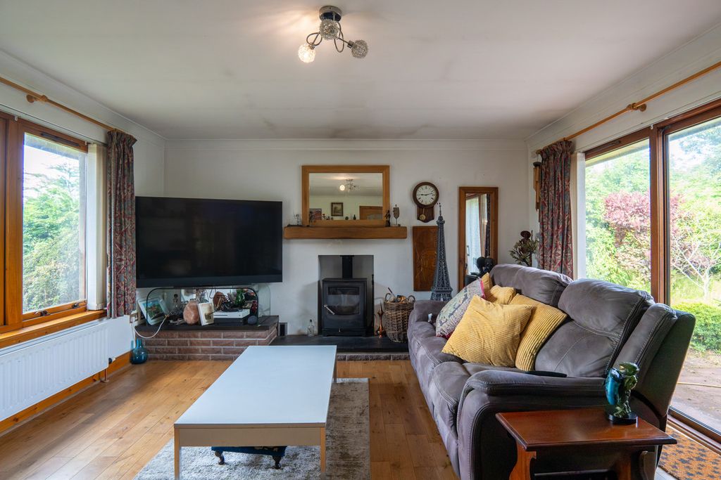 Property photo 2 of 35