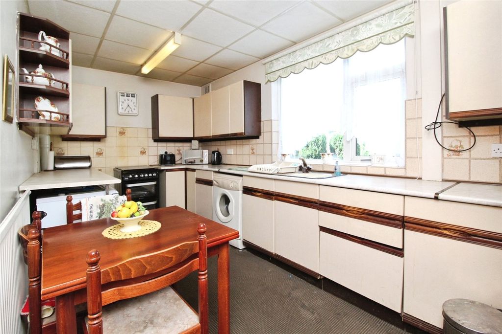 Property photo 3 of 22 Kitchen