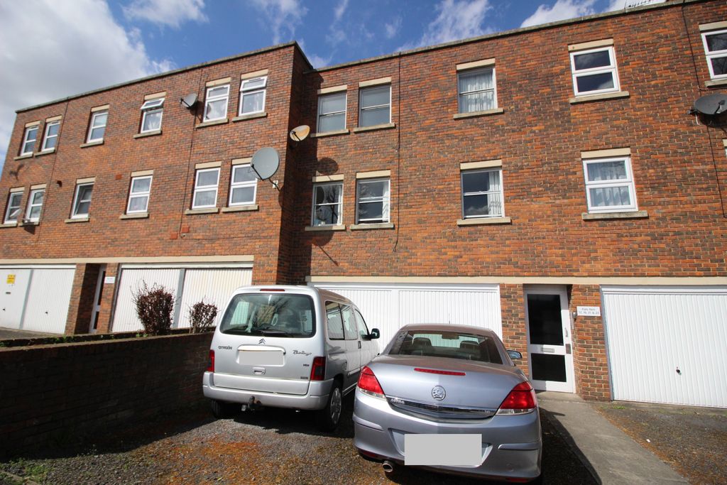 Property photo 1 of 5