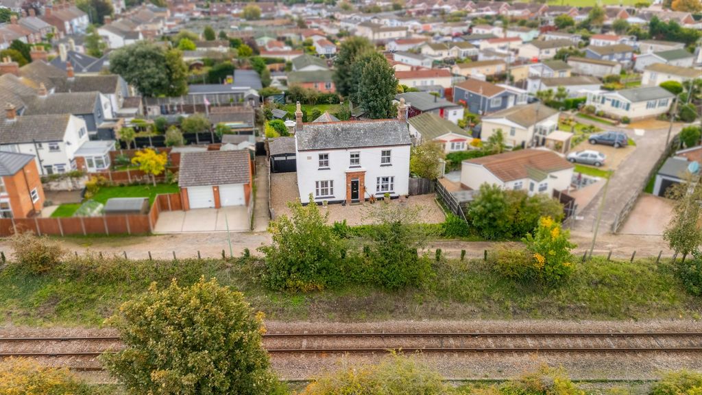 Property photo 2 of 31