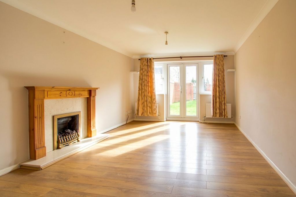 Property photo 3 of 34