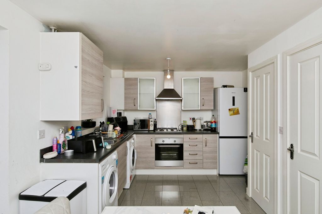 Property photo 3 of 16 Kitchen Diner