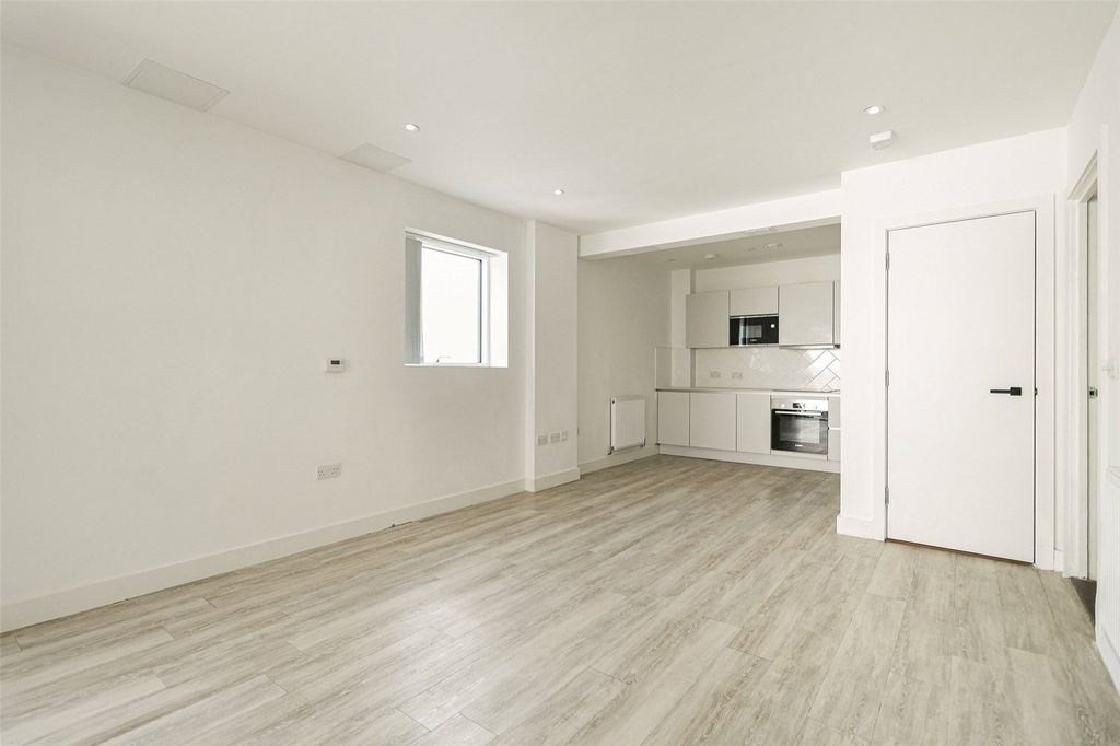 Property photo 3 of 17 Picture No. 04