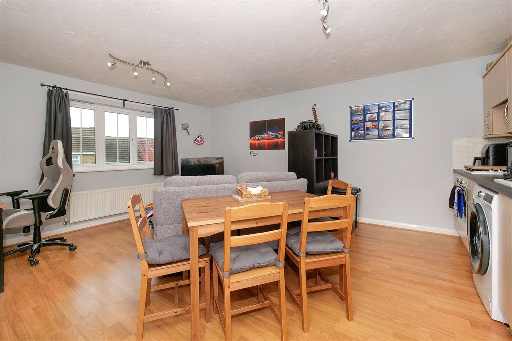 Property photo 2 of 15 Picture No. 11