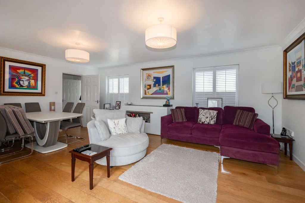 Property photo 2 of 15 Picture No. 02