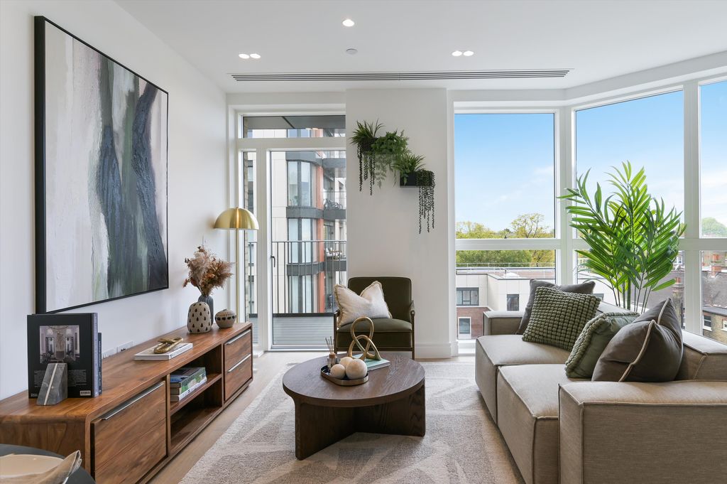 Property photo 1 of 12 Image