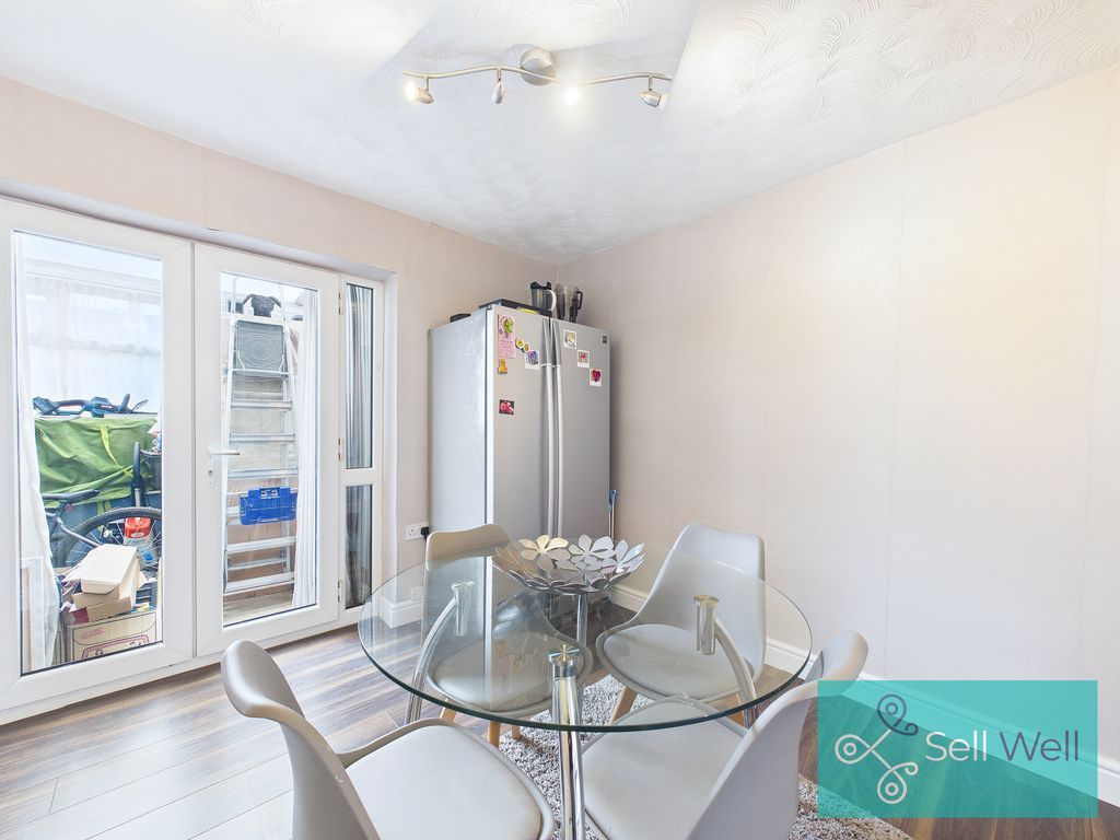 Property photo 3 of 18 Dining Room