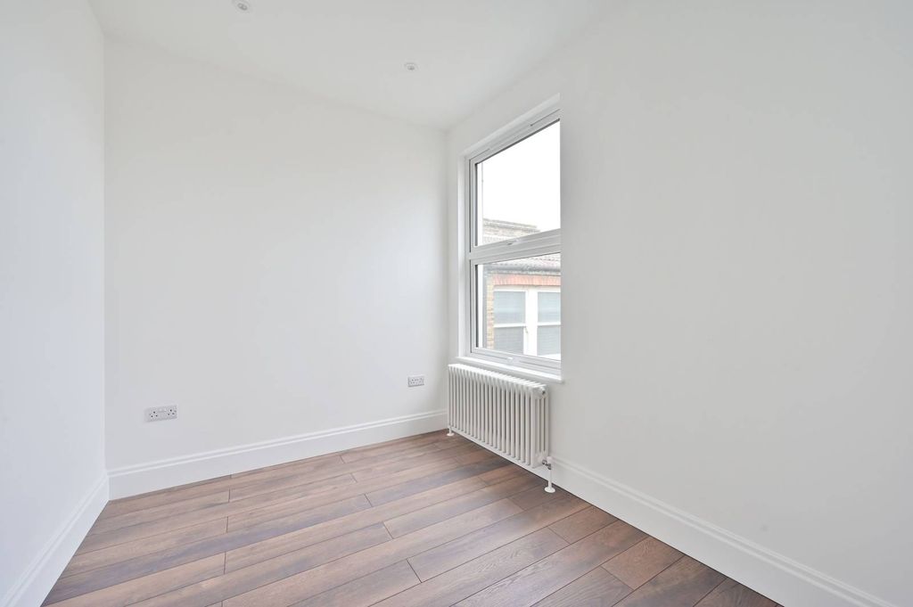 Property photo 3 of 5
