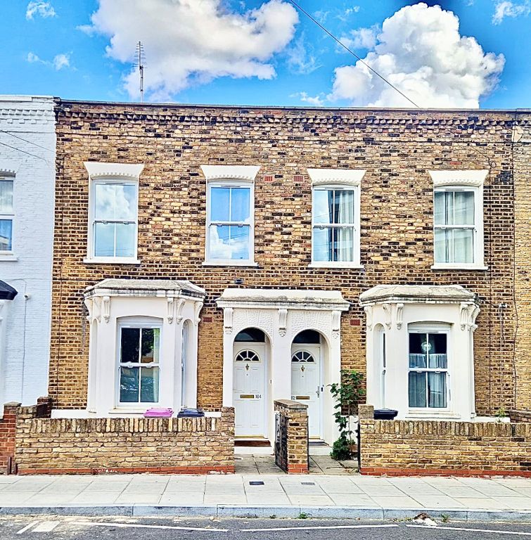 Property photo 1 of 18