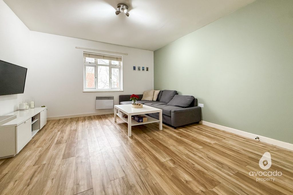 Property photo 3 of 12 4949434