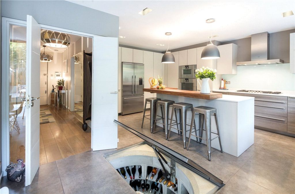 Property photo 2 of 14 Picture No. 03