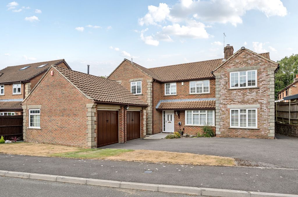 Property photo 1 of 16 1328196-3-6877c46...