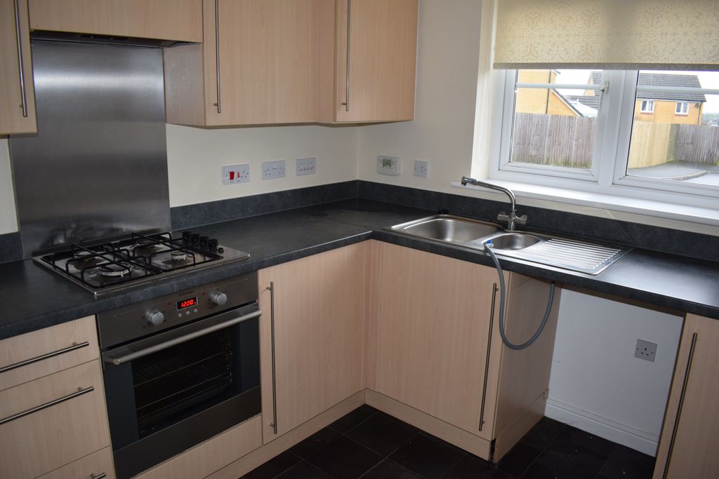 Property photo 2 of 12 Kithen