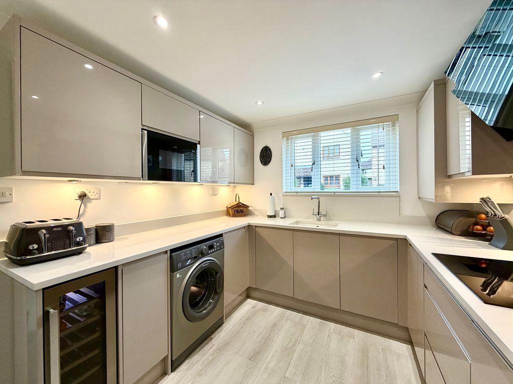 Property photo 3 of 23 Dining Kitchen