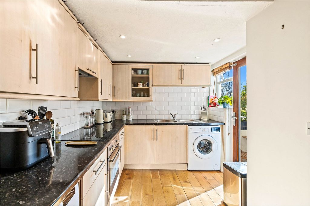 Property photo 3 of 11 Picture 3