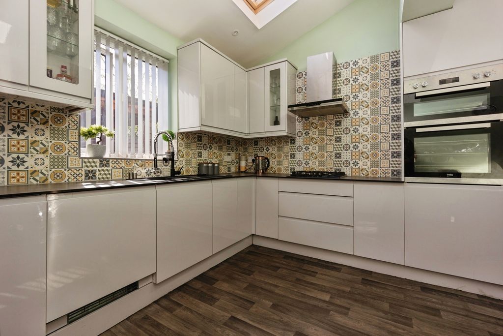 Property photo 2 of 30 Pbox-Img.Jpg