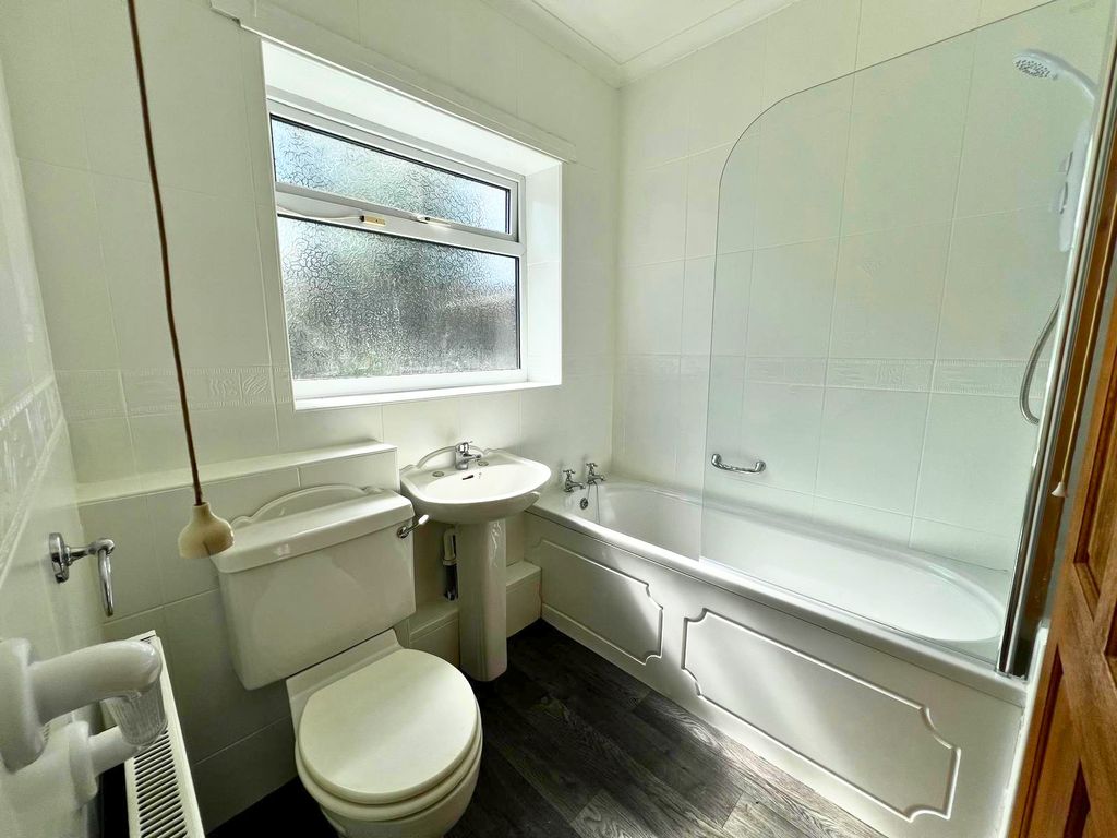 Property photo 3 of 11 Gallery