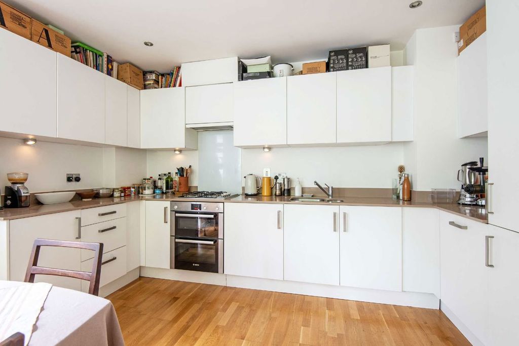 Property photo 3 of 5