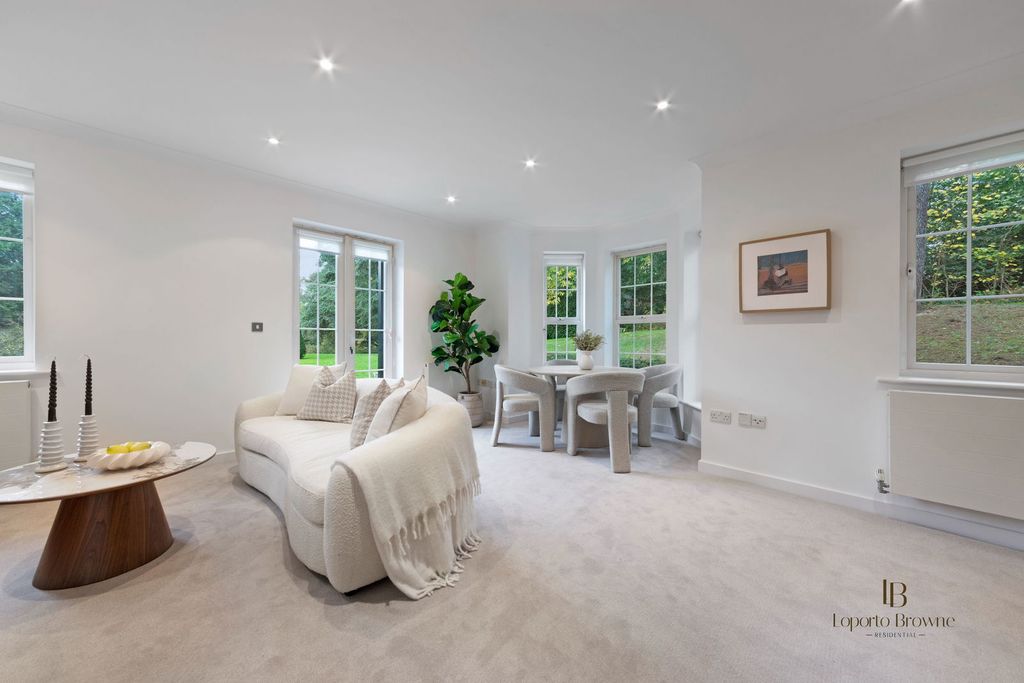 Property photo 1 of 30