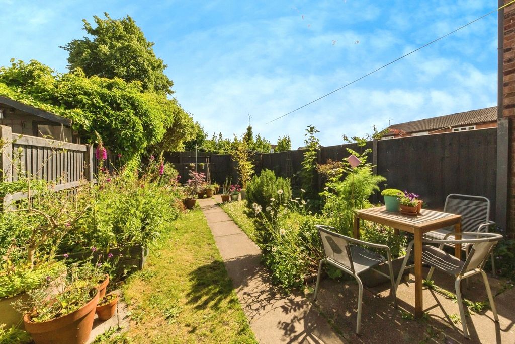 Property photo 3 of 17 Photo