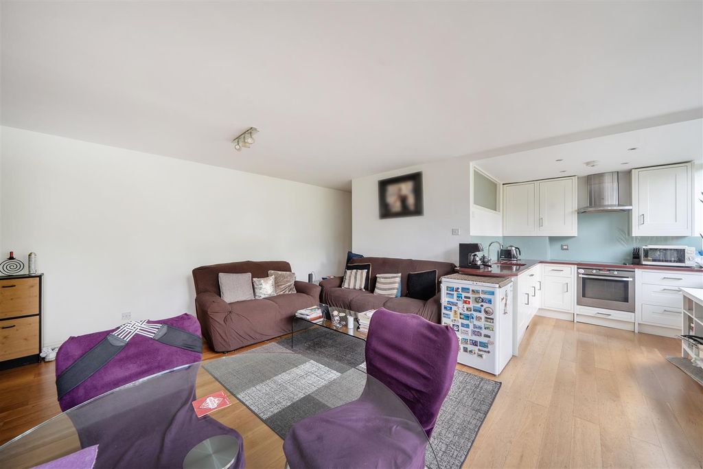 Property photo 3 of 12 1470190-14-6A1F05c697E8c.Jpg