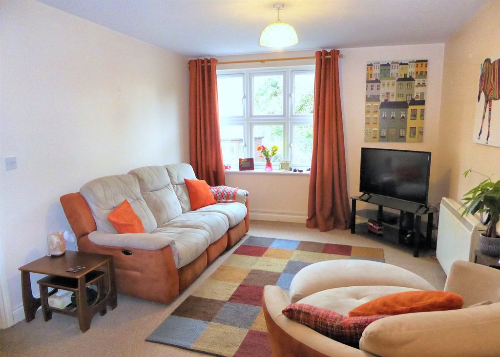 Property photo 3 of 7