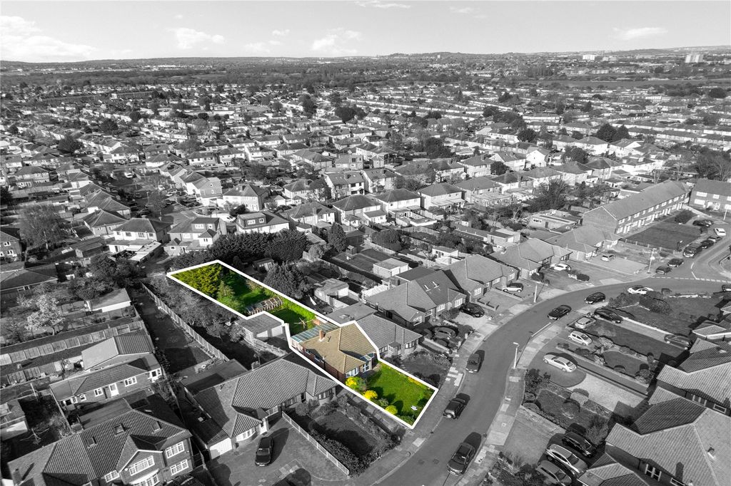 Property photo 2 of 19 Picture No. 06