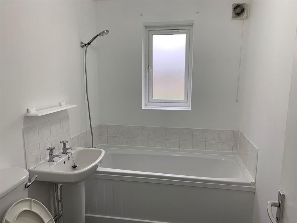 Property photo 3 of 6 42d03B97-Dffe-41E2-8521-7c41d44B6B23.Jpeg